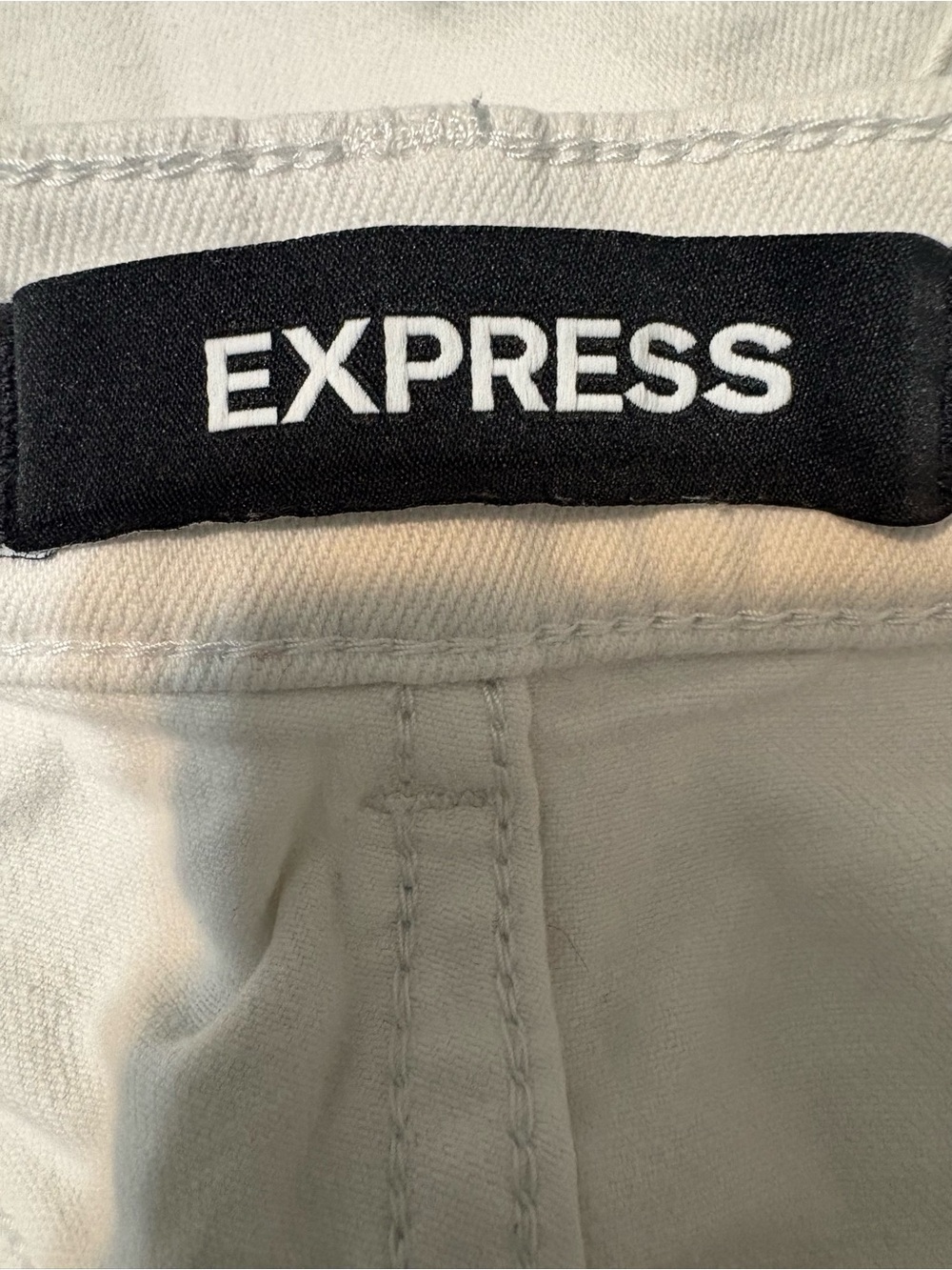 Express Women's Super High-Rise Mom Jeans - Picture 6 of 8